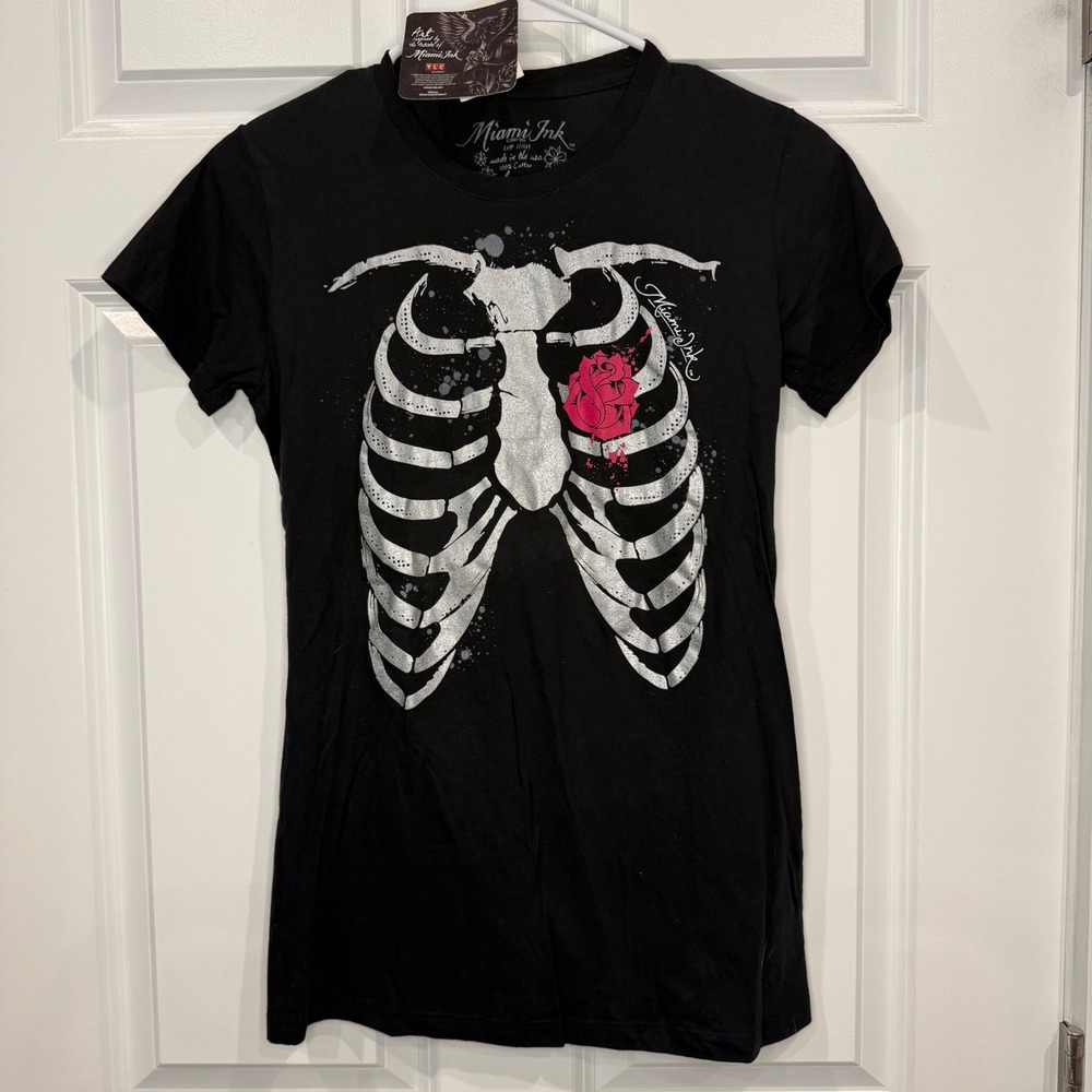 Miami Ink‎ Skeleton Rib Cage Rose Graphic Tee Black T-Shirt Womens Size Large